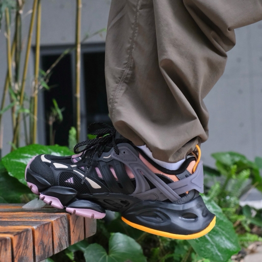 XLG Runner Deluxe Core Black/Pink/Orange/Grey