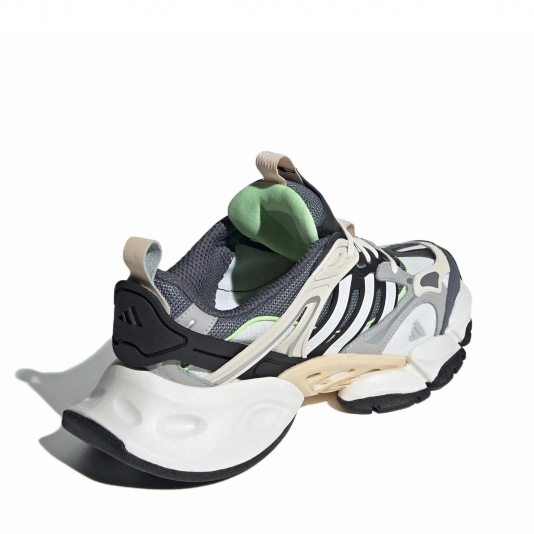 XLG Runner Deluxe Off White/Core Black/Grey