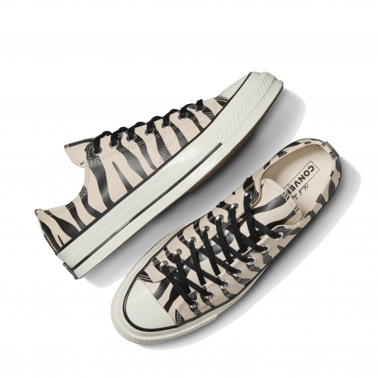 Chuck Taylor Vintage 70 Glow-In-The-Dark Zebra OX Light Dune/Black/Egret