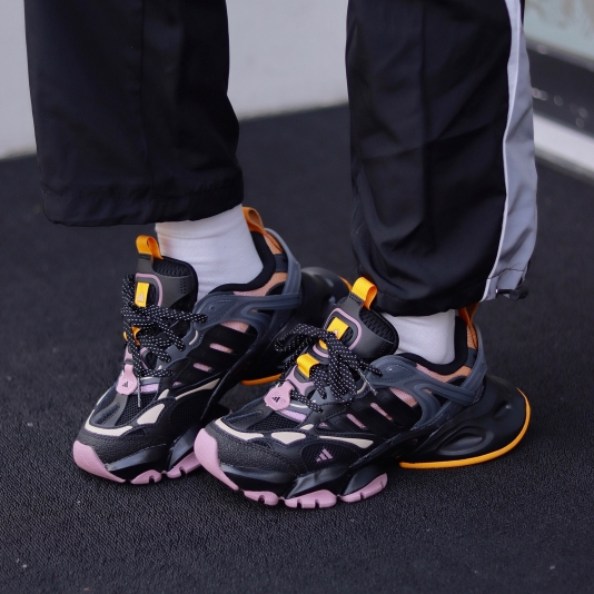 XLG Runner Deluxe Core Black/Pink/Orange/Grey