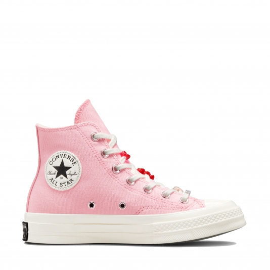 Converse store store at the block