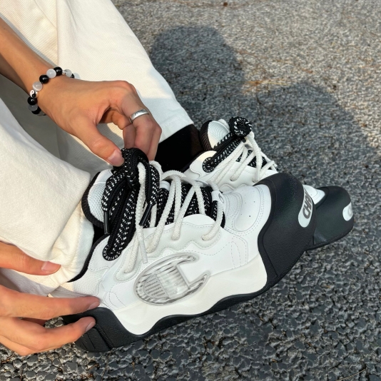 AutoSkate V1 Black/White