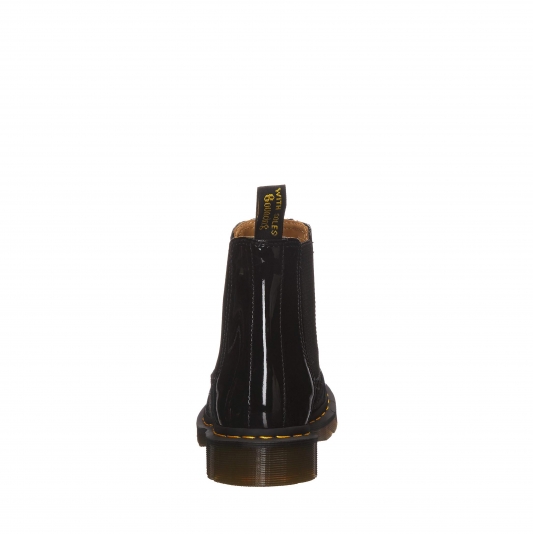 2976 Black Patent Lamper