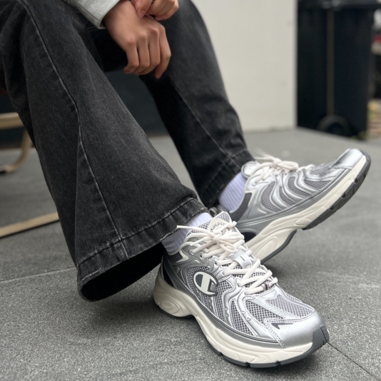 Time Racer 224 Milk White/Space Silver