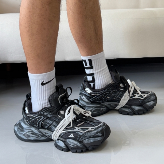 [ CUSTOM ] XLG Runner Deluxe Abrasions Black/Dirty White