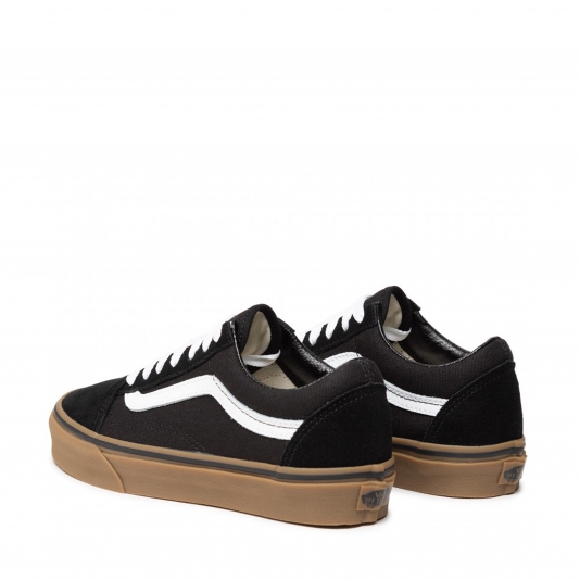 Black vans hot sale gum sole