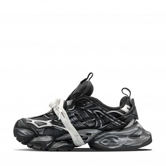[ CUSTOM ] XLG Runner Deluxe Abrasions Black/Dirty White