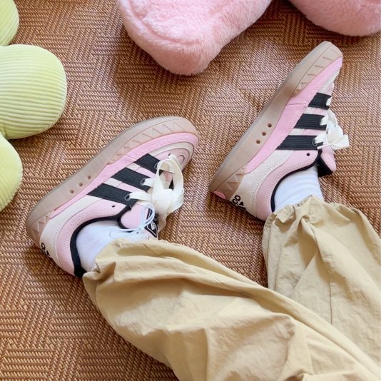 Adimatic Semi Pink Spark /Core Black/Gum