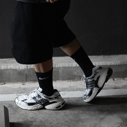 Adistar XLG Silver Metallic/Core Black/Crystal White