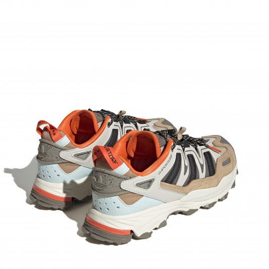 Hyperturf Alumina/Magic Beige/Simple Brown