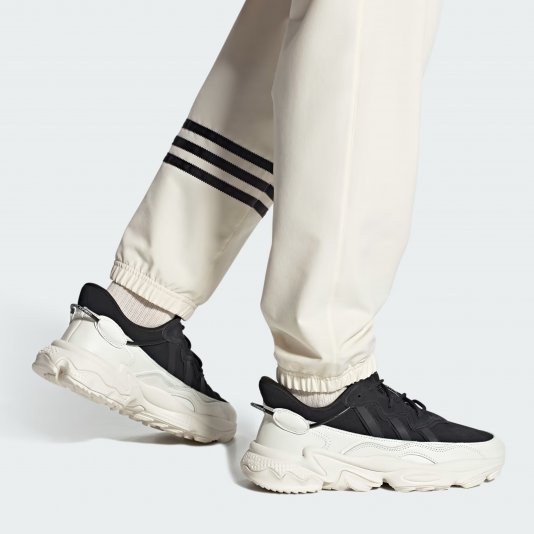 Ozweego TR Core Black/Off White