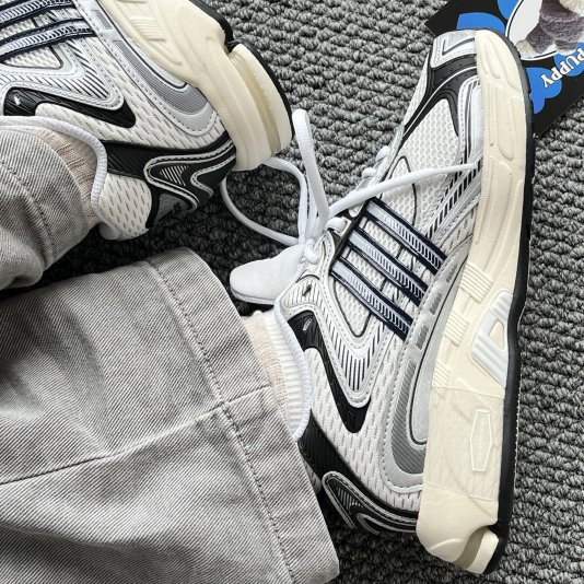 Response CL Multicolor/Cloud White/Core Black