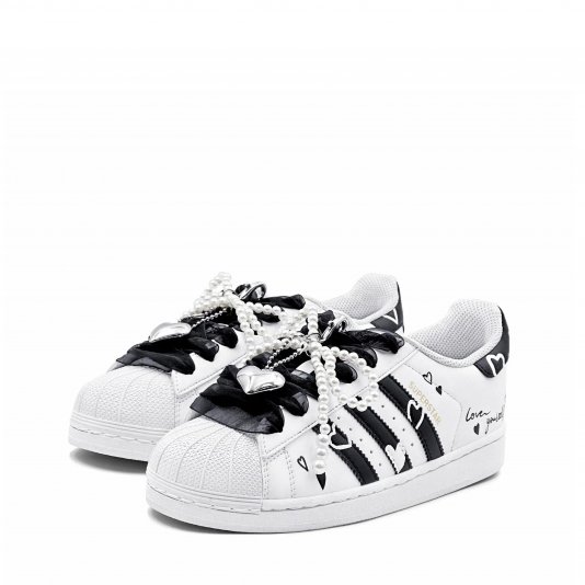 Superstar Sweetheart Romantic Black/White