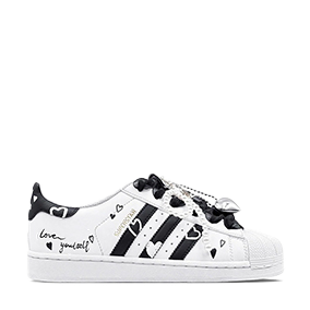 Superstar Sweetheart Romantic Black/White