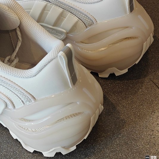 Wonder Runner Turbo Chalk White/Metallic/Sivler