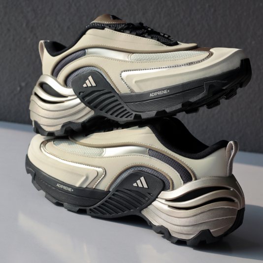 Wonder Runner Turbo Core Black/Champagne Gold/Light Bone