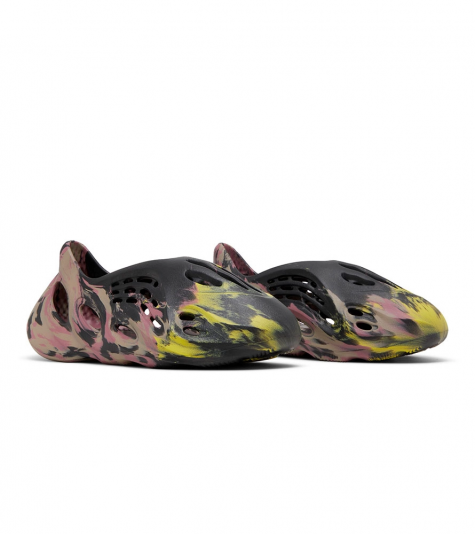 Yeezy Foam Runner Mx Carbon Colorway