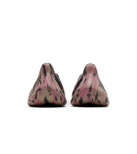 Yeezy Foam Runner Mx Carbon Colorway