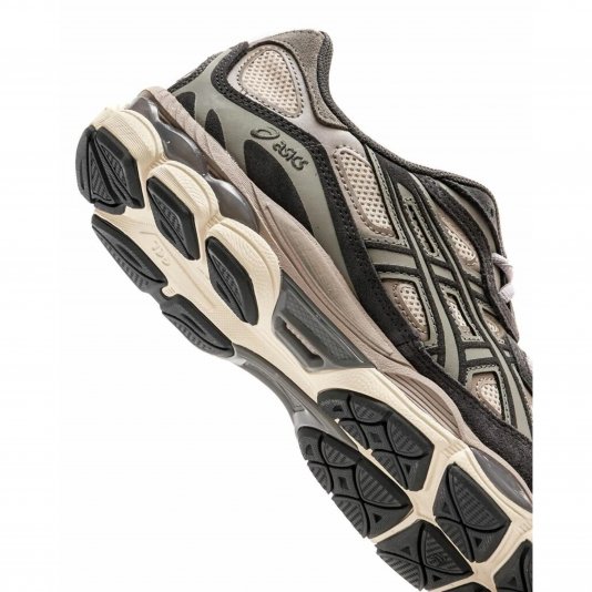 Gel-NYC Oatmeal/Obsidian Grey