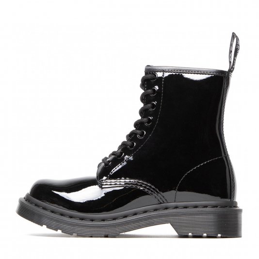 1460 Mono Black Patent Lamper