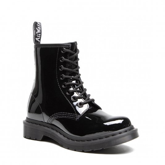 1460 Mono Black Patent Lamper