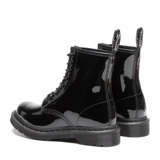 1460 Mono Black Patent Lamper