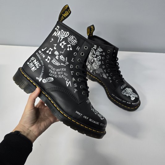 1460 Scribble Black/White Backhand