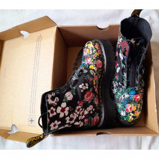 Sinclair Floral Black Floral Mash Up Backhand ( У )