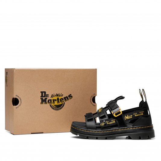 Pearson II Black Coated Leather / Webbing