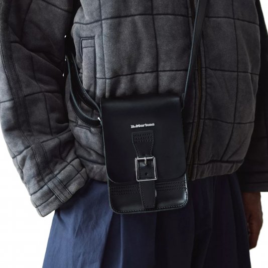 Vertical Crossbody Bag Black Kyiv / Smooth