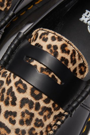 Penton Black / Light Tan Hair On / Smooth