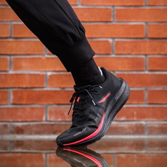 Extreme Wind 2.0 Black Swan/Crimson Accent/Lava Red