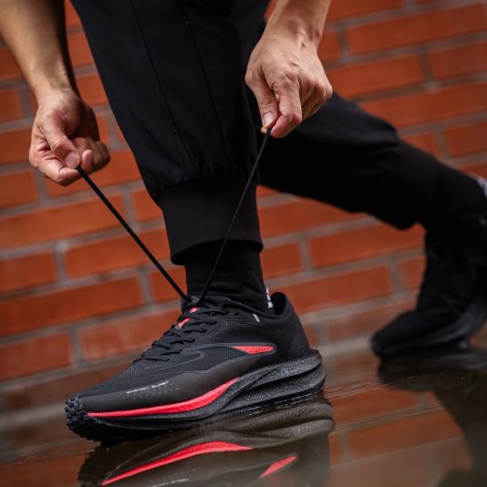 Extreme Wind 2.0 Black Swan/Crimson Accent/Lava Red