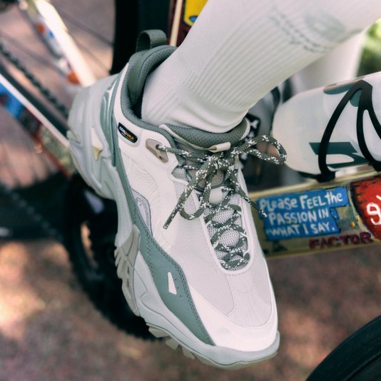 CF Qianxingce 3.0 Oatmeal Gray/Off White/Dark Moss Green