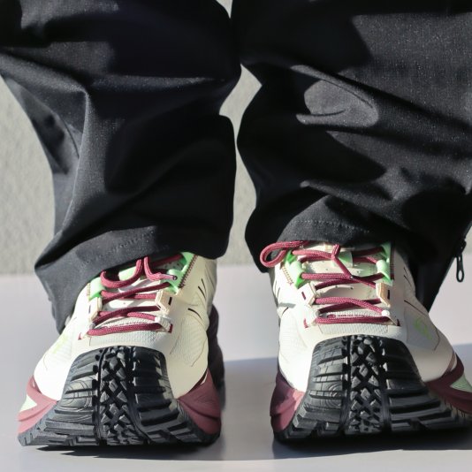 CF SE Off White/Crimson Purple/Fluorescent Light Green