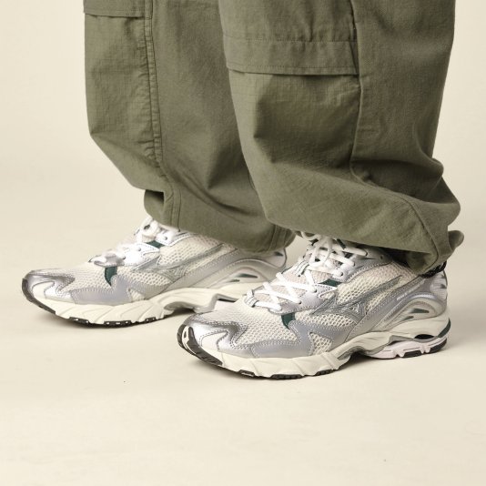 Wave Rider 10 Snow White/Slate Bistro Green