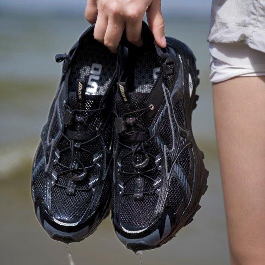 Racer Trail SE Black/Smoked Gray