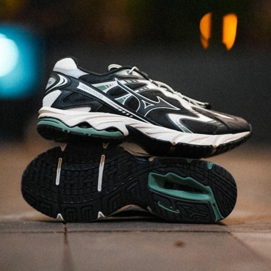 Wave Solar V2 Black/White/Green