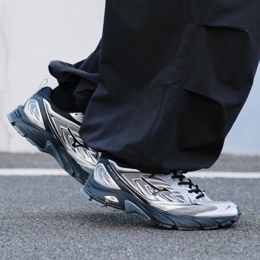 FIYI V2 Black/Silver/Anthracite
