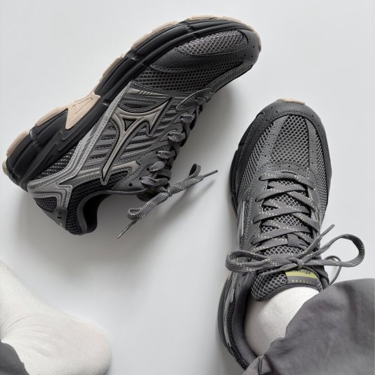 Speed 2010 Striped Gray/Plain Gray/Formal Gray