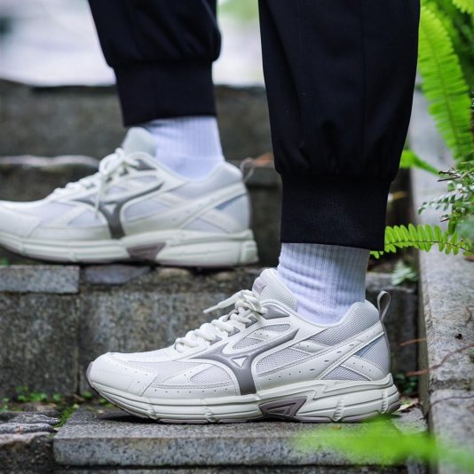 Speed Chalk White/Brown