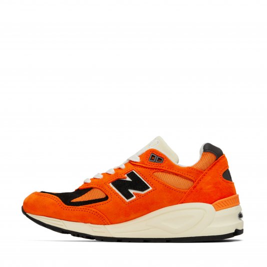 MADE in USA 990v2 Marigold/Black