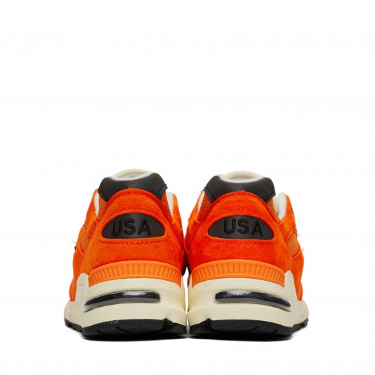 MADE in USA 990v2 Marigold/Black