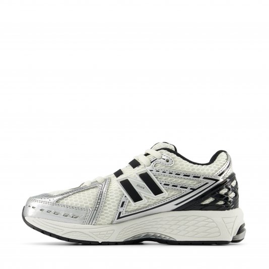 1906R Silver Metallic/Black/Sea Salt