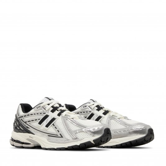 1906R Silver Metallic/Black/Sea Salt