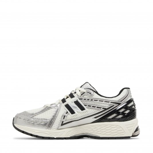 1906R Silver Metallic/Black/Sea Salt