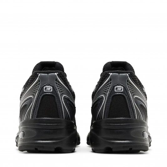740 Black/Silver Metallic