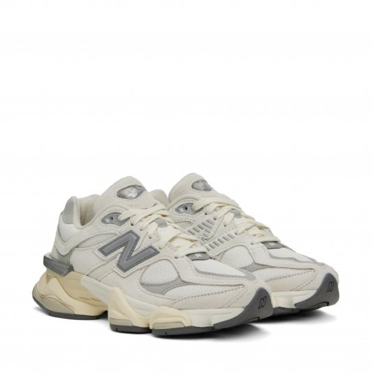 9060 Sea Salt/Concrete/Silver Metallic