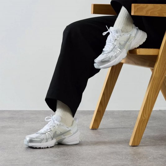 V2K Run Metallic Silver/White