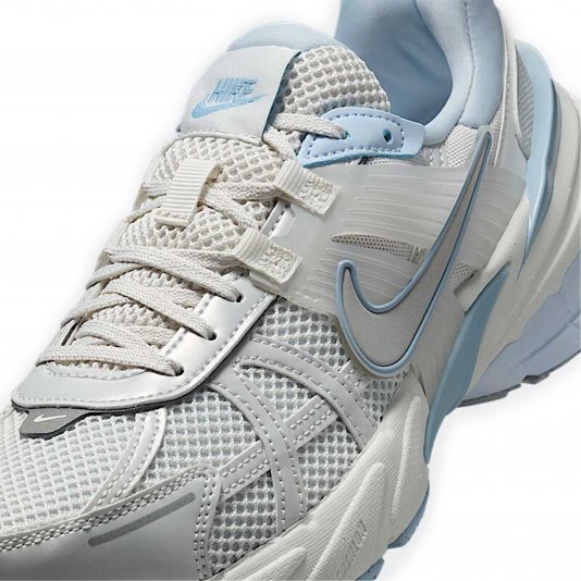 V2K Run Platinum Tint/Summit White/Light Smoke Grey